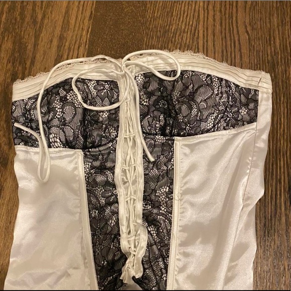 Vintage Bebe corset - Picture 3 of 3